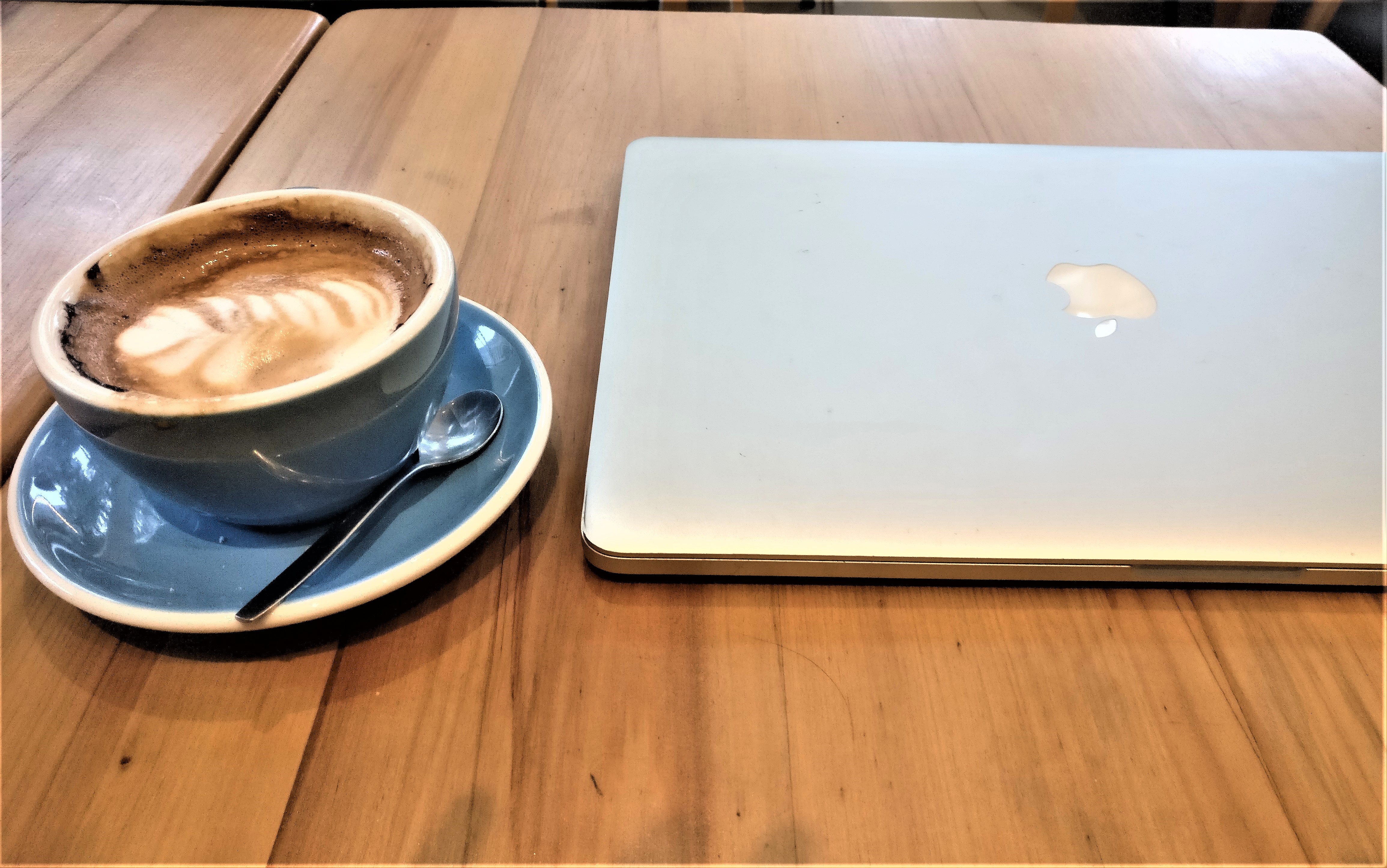 digital nomad auto-entrepreneur france voyage