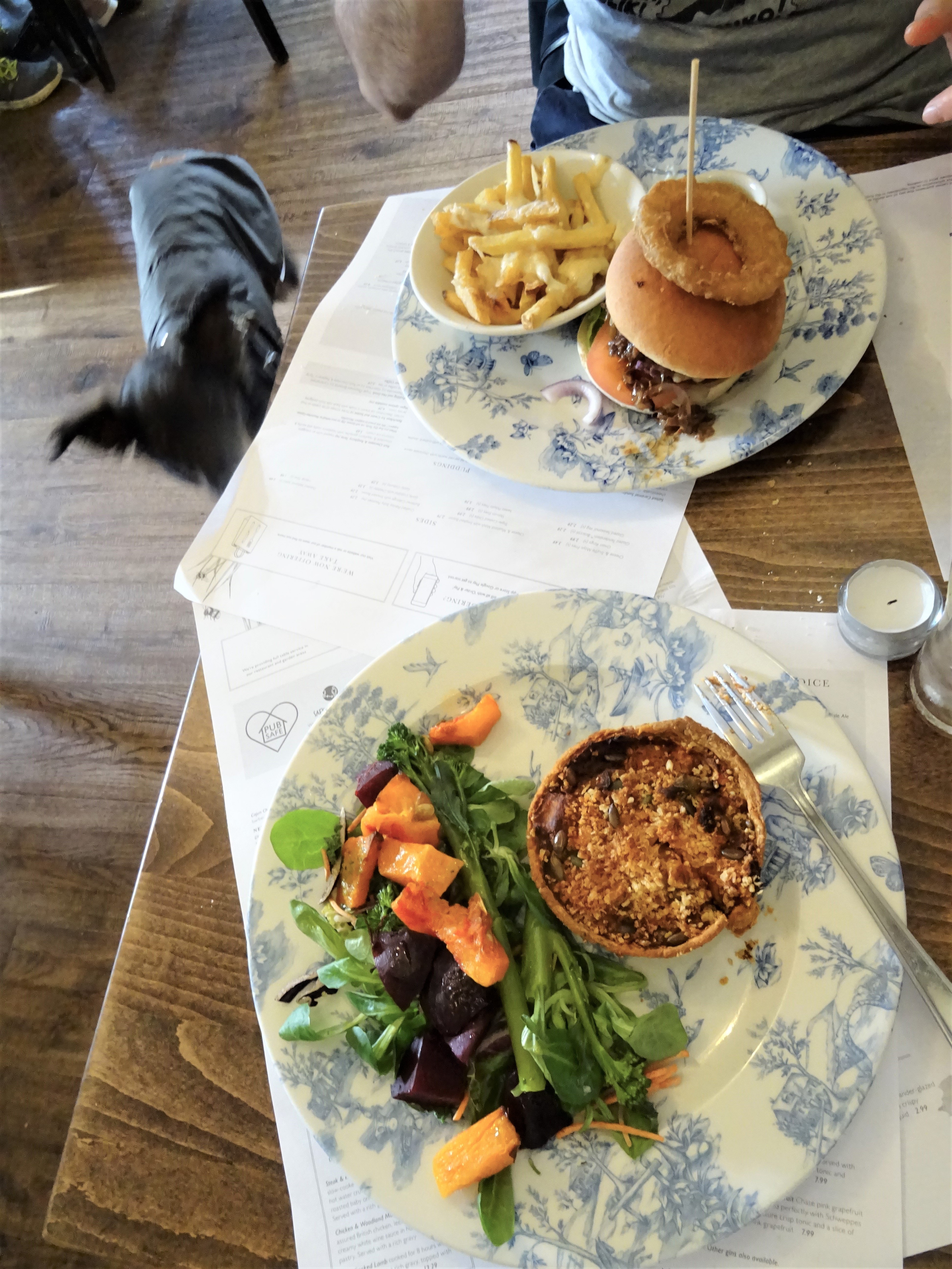 burley new forest angleterre sorcière hanté fantôme hampshire pub restaurant